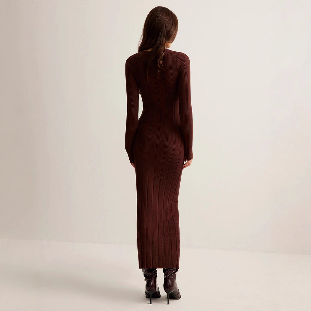 Close-up of fine-gauge knit fabric and V-neckline on long sleeve midi dress, Noir Riviera
